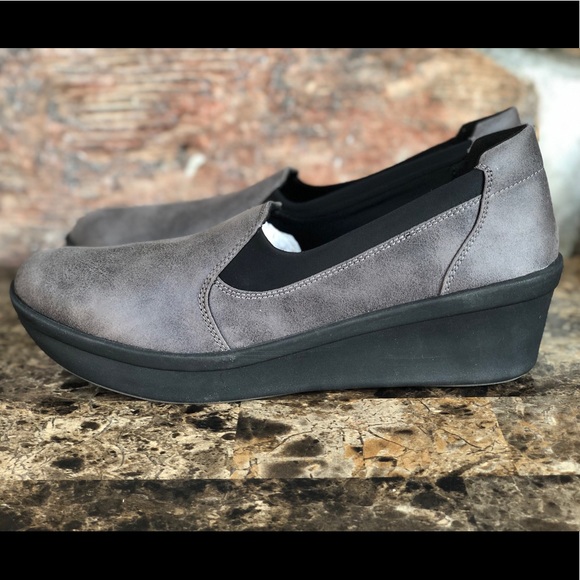 Clarks Cloudsteppers Step Rose Moon Slip-On Wedges - Picture 2 of 14